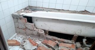 Демонтаж ванны в Старом Осколе от Мастер24 — быстро, недорого, вывоз старой ванны от 1012 руб.